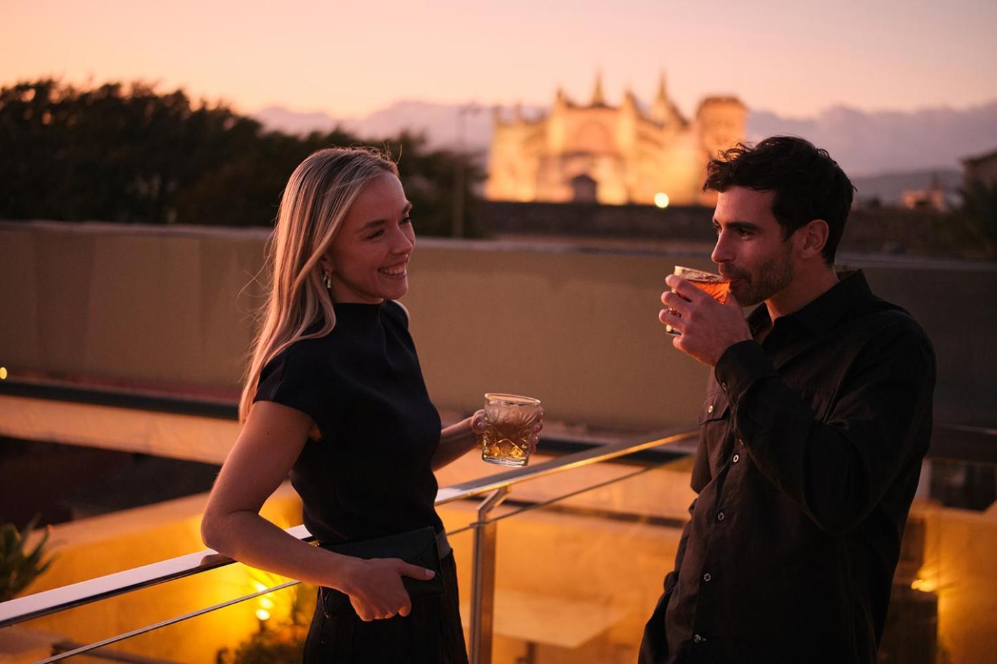 El Llorenc Parc De La Mar - Adults Only Палма де Майорка Екстериор снимка A couple drinking cognac